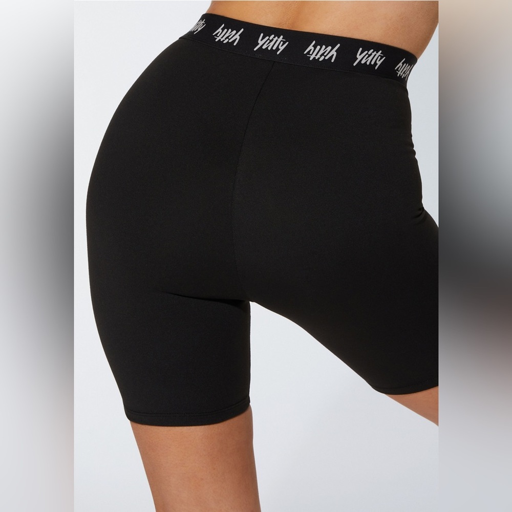 YITTY by FABLETICS set ✨ - Picture 4 of 10